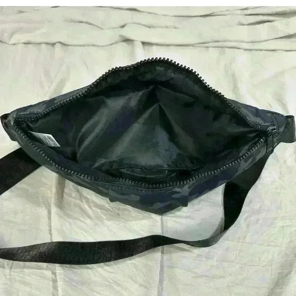 Apana Fanny Pack Black and Gray Camo - Picture 6 of 6